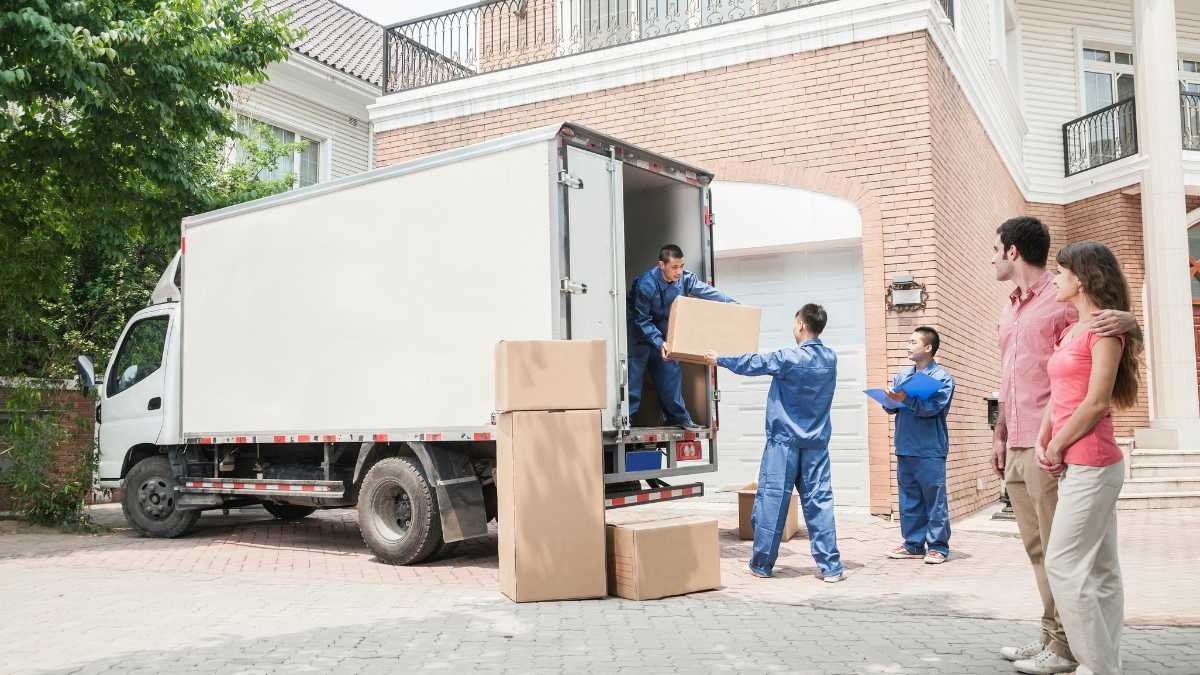 Top-10-International-Moving-Services-in-Dubai-with-Storage-Facilities-1